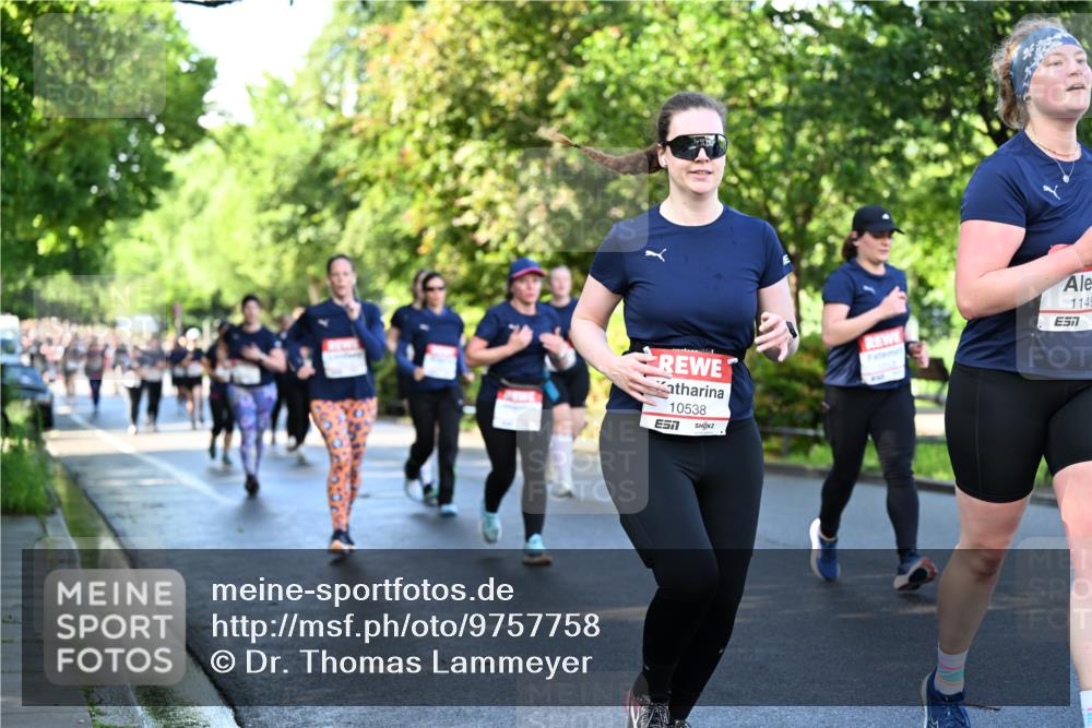 14.06.2026 - REWE Women's Run Dr. Thomas Lammeyer http://msf.ph/oto/9757758 14.06.2026 09:21:45 Laufen 10538, 1149, 57 meine-sportfotos.de