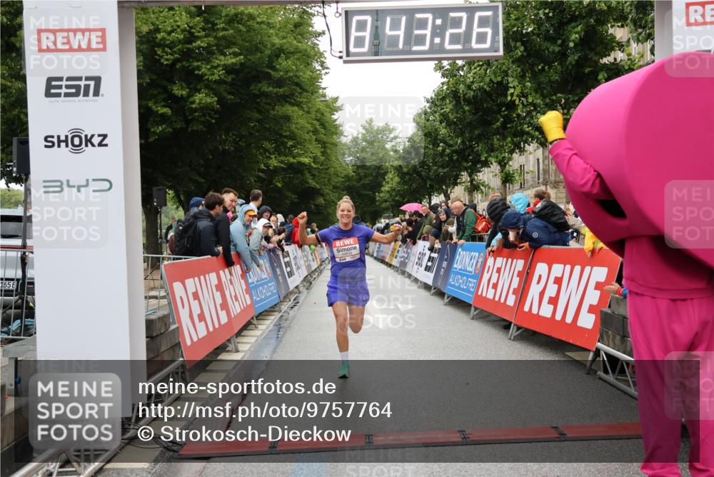 14.06.2026 - REWE Women's Run Strokosch-Dieckow http://msf.ph/oto/9757764 14.06.2026 09:43:49 Ziel 10848, 11508 meine-sportfotos.de