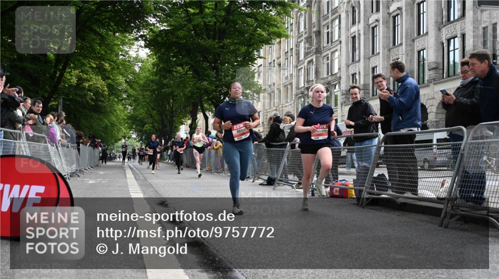 14.06.2026 - REWE Women's Run J. Mangold http://msf.ph/oto/9757772 14.06.2026 10:57:07 Ziel 5006, 5202, 5228, 5753, 5806, 5913, 5933 meine-sportfotos.de