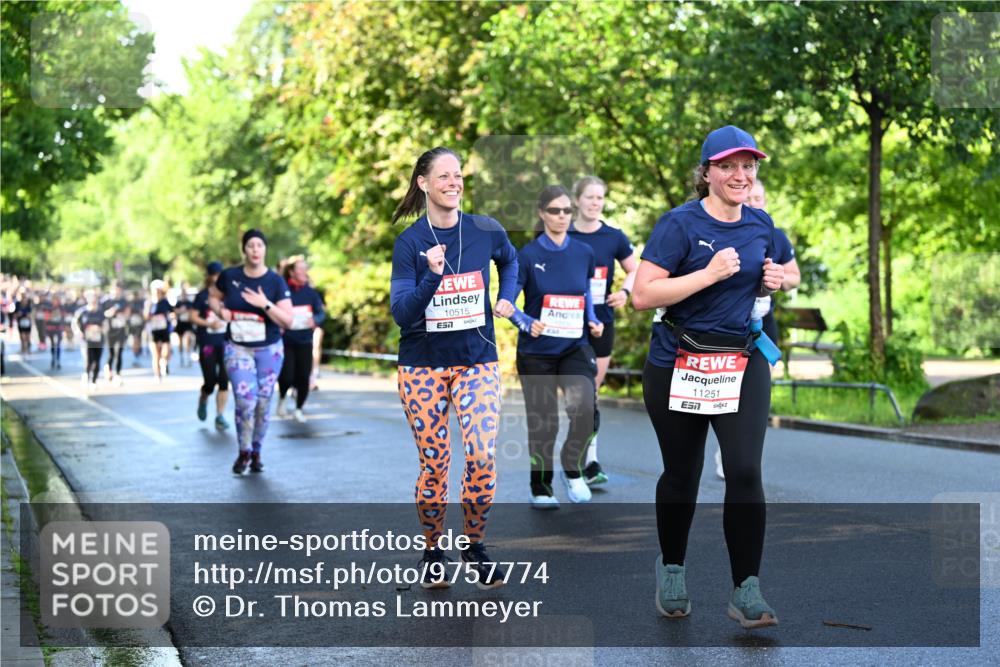 14.06.2026 - REWE Women's Run Dr. Thomas Lammeyer http://msf.ph/oto/9757774 14.06.2026 09:21:47 Laufen 10515, 7, 11251, 7 meine-sportfotos.de