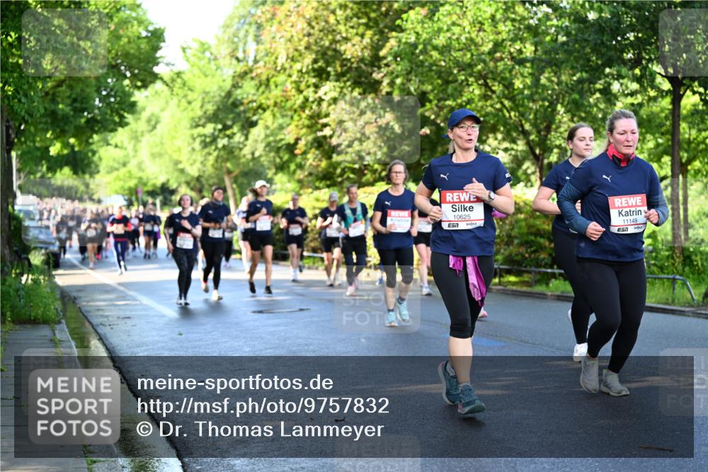14.06.2026 - REWE Women's Run Dr. Thomas Lammeyer http://msf.ph/oto/9757832 14.06.2026 09:21:52 Laufen 10625, 7, 11149, 7 meine-sportfotos.de