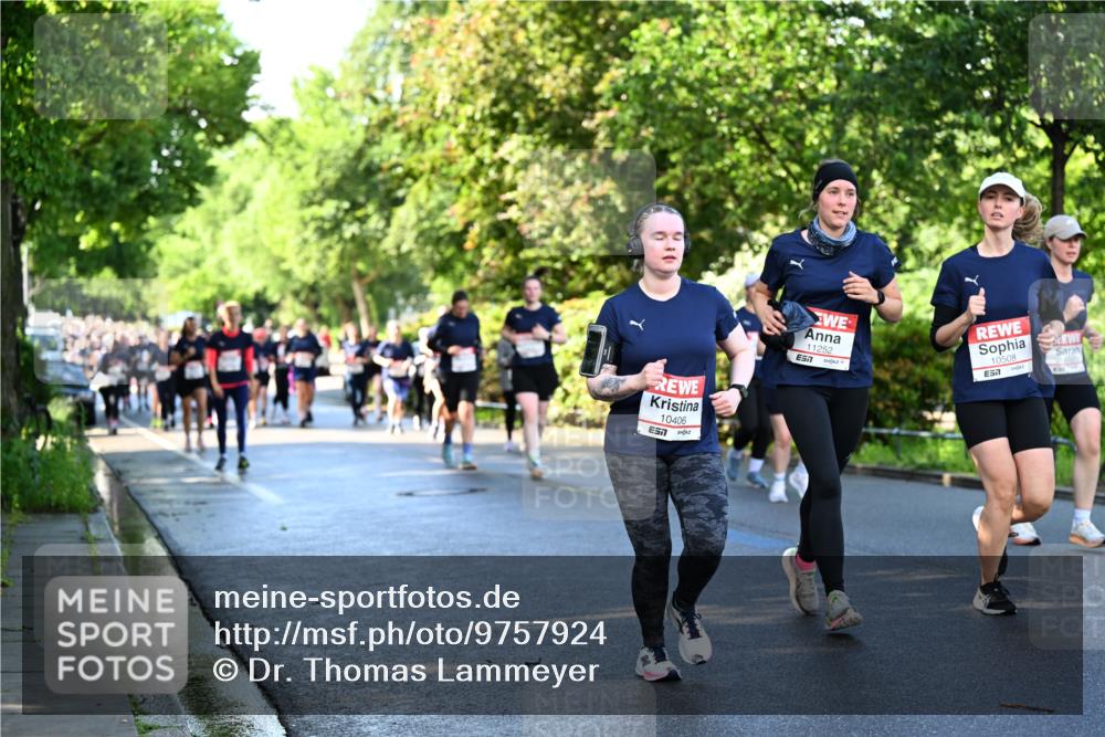 14.06.2026 - REWE Women's Run Dr. Thomas Lammeyer http://msf.ph/oto/9757924 14.06.2026 09:21:57 Laufen 10406, 7, 11252, 7, 10508, 7 meine-sportfotos.de