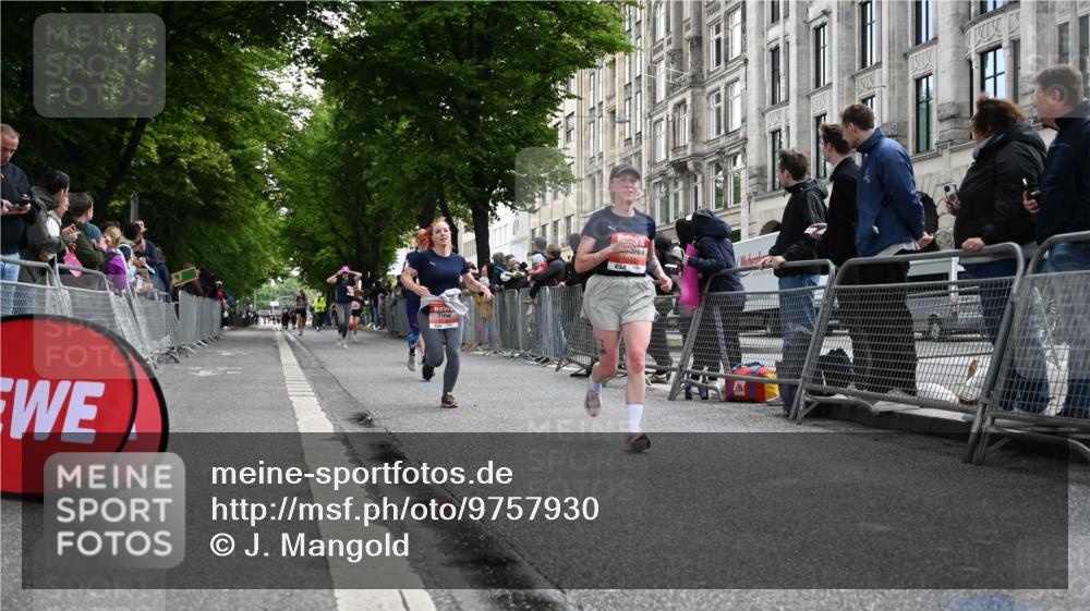 14.06.2026 - REWE Women's Run J. Mangold http://msf.ph/oto/9757930 14.06.2026 10:57:44 Ziel 5047, 5132, 5581, 5686, 5729 meine-sportfotos.de
