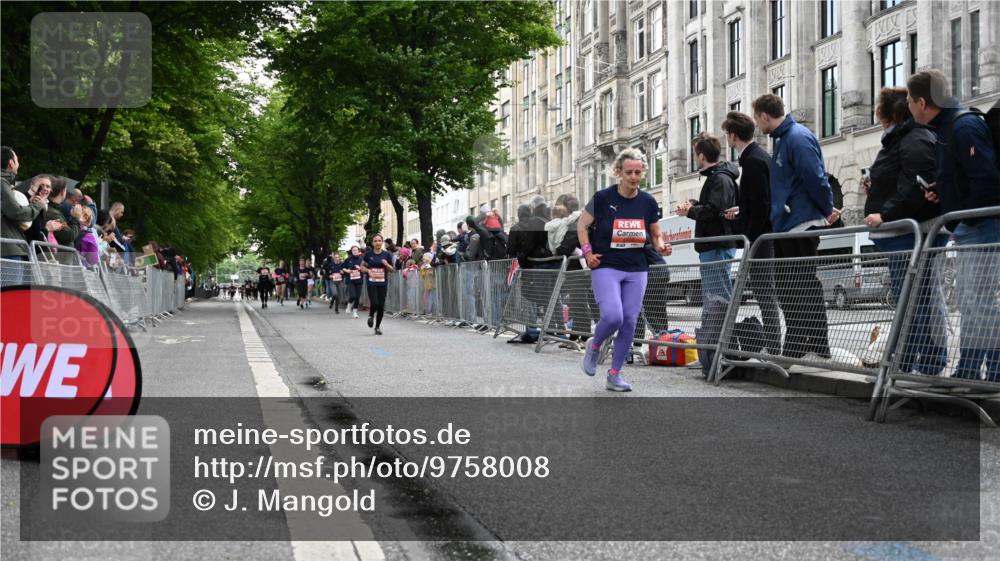 14.06.2026 - REWE Women's Run J. Mangold http://msf.ph/oto/9758008 14.06.2026 10:57:58 Ziel 5113, 5604, 5661, 5679 meine-sportfotos.de