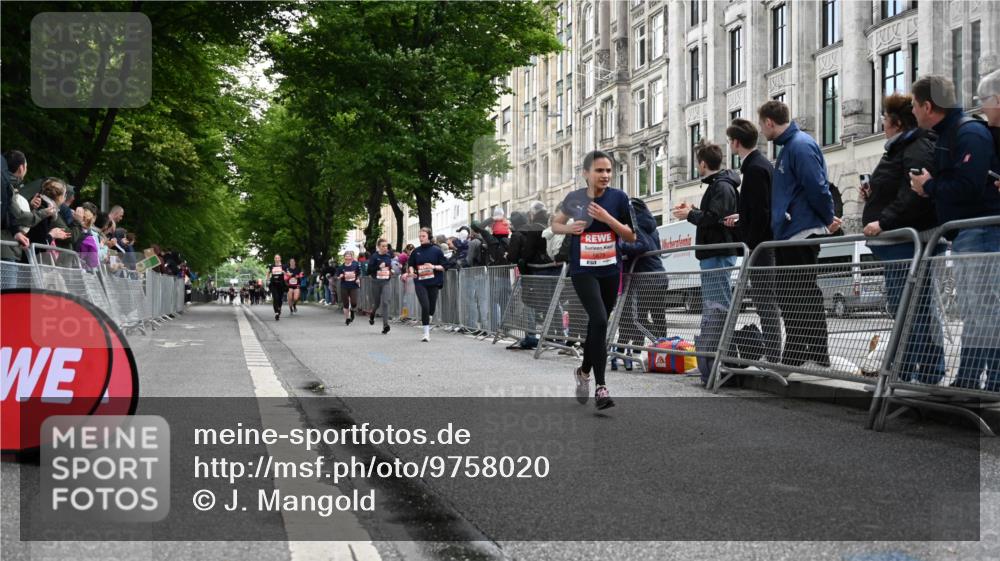 14.06.2026 - REWE Women's Run J. Mangold http://msf.ph/oto/9758020 14.06.2026 10:58:02 Ziel 5111, 5113, 5320, 5679, 5871, 5898 meine-sportfotos.de