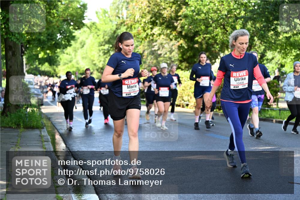 14.06.2026 - REWE Women's Run Dr. Thomas Lammeyer http://msf.ph/oto/9758026 14.06.2026 09:22:06 Laufen 10725, 7, 10408, 7 meine-sportfotos.de