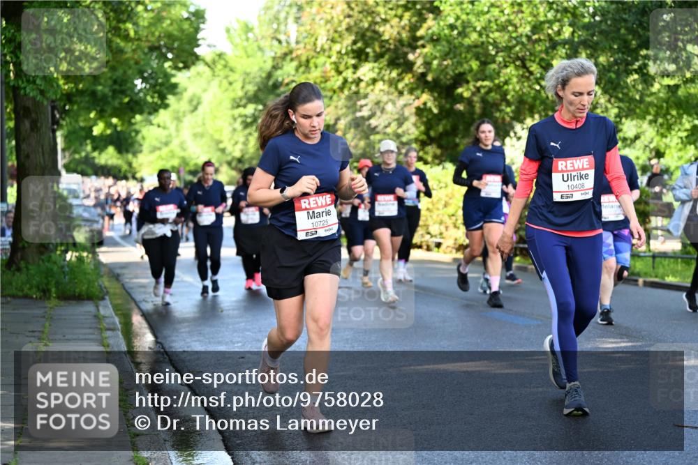 14.06.2026 - REWE Women's Run Dr. Thomas Lammeyer http://msf.ph/oto/9758028 14.06.2026 09:22:06 Laufen 10725, 7, 10408, 7 meine-sportfotos.de