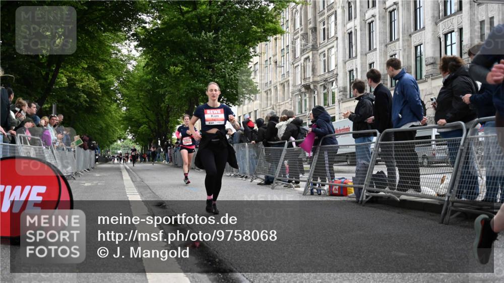 14.06.2026 - REWE Women's Run J. Mangold http://msf.ph/oto/9758068 14.06.2026 10:58:08 Ziel 5107, 5111, 5303, 5320, 5871, 5898 meine-sportfotos.de