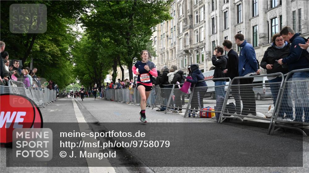 14.06.2026 - REWE Women's Run J. Mangold http://msf.ph/oto/9758079 14.06.2026 10:58:11 Ziel 5107, 5303, 5871, 5898 meine-sportfotos.de