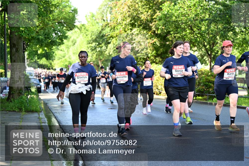 14.06.2026 - REWE Women's Run Dr. Thomas Lammeyer http://msf.ph/oto/9758082 14.06.2026 09:22:10 Laufen 10084, 51, 10297, 10886, 7, 10257 meine-sportfotos.de