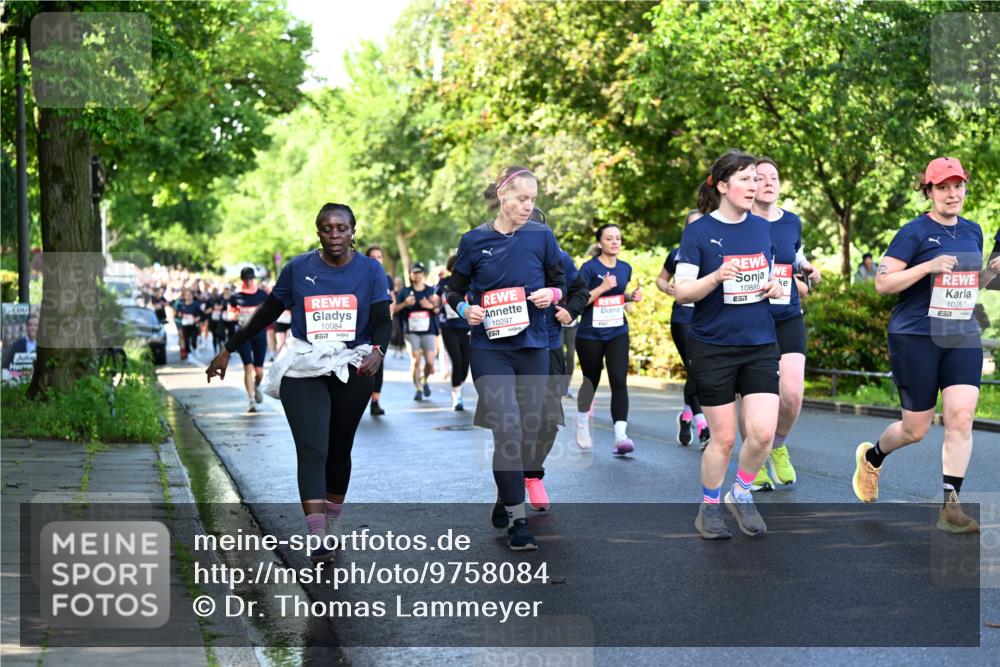 14.06.2026 - REWE Women's Run Dr. Thomas Lammeyer http://msf.ph/oto/9758084 14.06.2026 09:22:10 Laufen 10084, 10297, 7, 10886, 7, 10257 meine-sportfotos.de