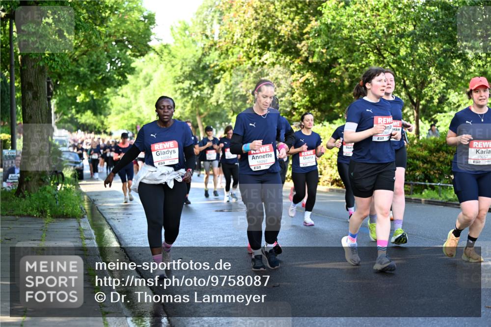 14.06.2026 - REWE Women's Run Dr. Thomas Lammeyer http://msf.ph/oto/9758087 14.06.2026 09:22:10 Laufen 10084, 10297, 7, 7, 10257 meine-sportfotos.de