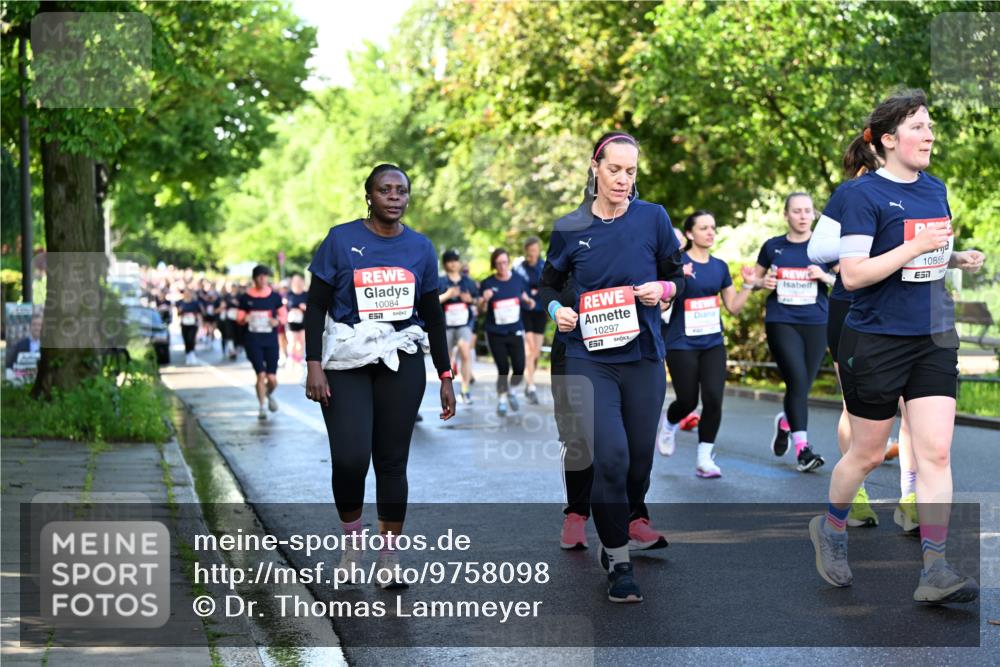 14.06.2026 - REWE Women's Run Dr. Thomas Lammeyer http://msf.ph/oto/9758098 14.06.2026 09:22:11 Laufen 10084, 651, 10297, 57, 10886, 57 meine-sportfotos.de