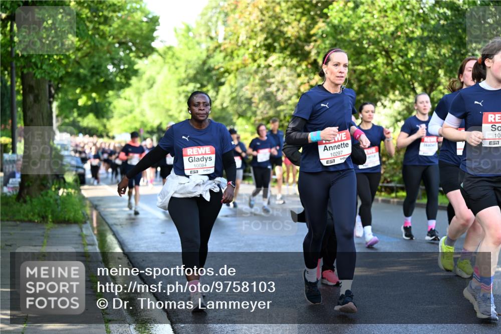 14.06.2026 - REWE Women's Run Dr. Thomas Lammeyer http://msf.ph/oto/9758103 14.06.2026 09:22:11 Laufen 10084, 10297, 57, 108, 7 meine-sportfotos.de