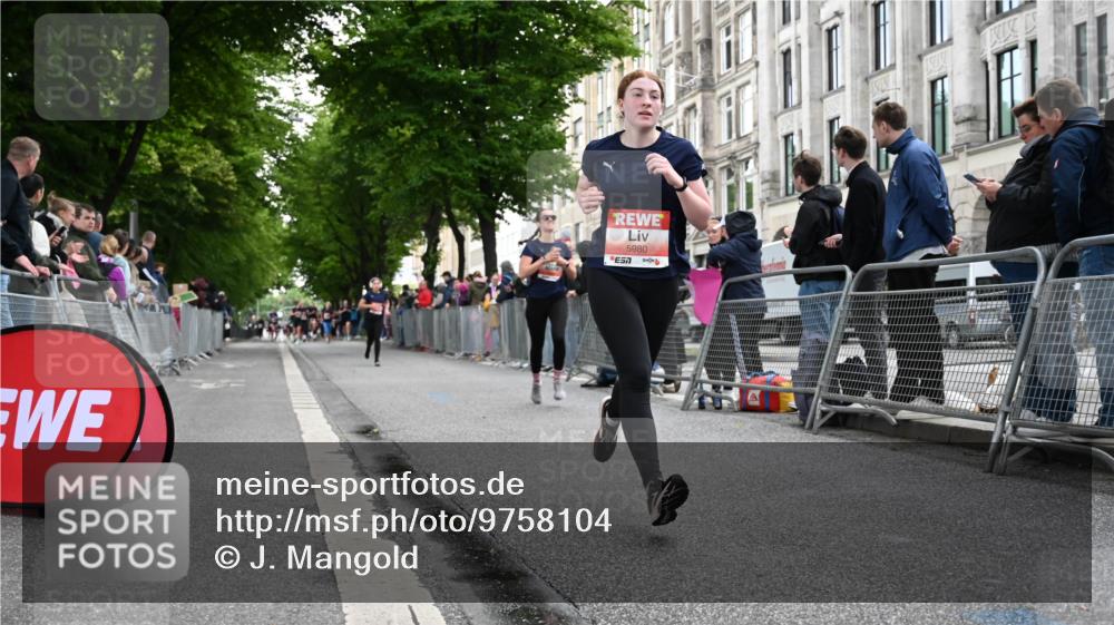 14.06.2026 - REWE Women's Run J. Mangold http://msf.ph/oto/9758104 14.06.2026 10:58:19 Ziel 5086, 5713, 5980 meine-sportfotos.de