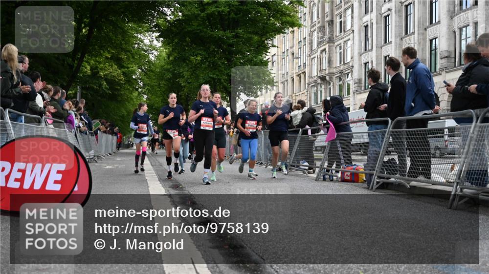 14.06.2026 - REWE Women's Run J. Mangold http://msf.ph/oto/9758139 14.06.2026 10:58:32 Ziel 5066, 5067, 5402, 5553, 5585, 5616, 5741, 5766, 5911, 6036 meine-sportfotos.de