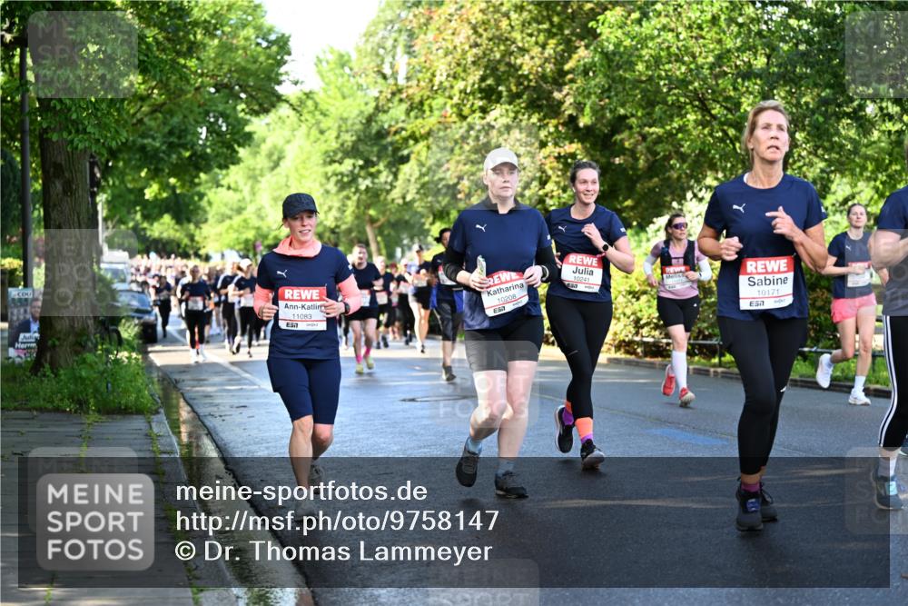 14.06.2026 - REWE Women's Run Dr. Thomas Lammeyer http://msf.ph/oto/9758147 14.06.2026 09:22:16 Laufen 10241, 8881, 11083, 10208, 57, 10171, 57 meine-sportfotos.de