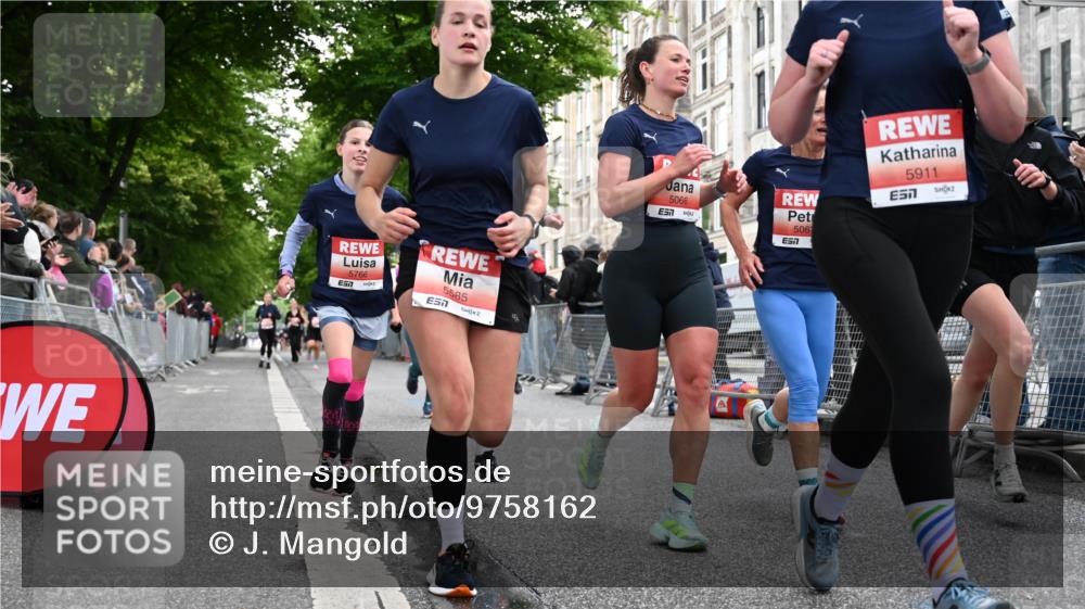 14.06.2026 - REWE Women's Run J. Mangold http://msf.ph/oto/9758162 14.06.2026 10:58:35 Ziel 5066, 5067, 5142, 5144, 5154, 5226, 5402, 5553, 5585, 5616, 5741, 5766, 5911, 6036 meine-sportfotos.de