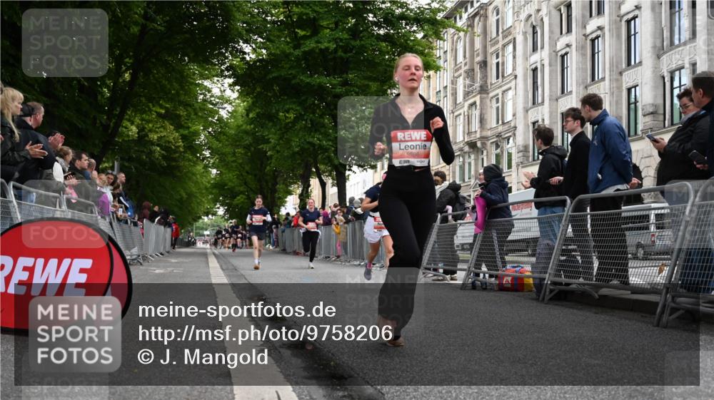 14.06.2026 - REWE Women's Run J. Mangold http://msf.ph/oto/9758206 14.06.2026 10:58:44 Ziel 5142, 5144, 5154, 5226, 5376, 5595, 5675, 5703, 5986 meine-sportfotos.de