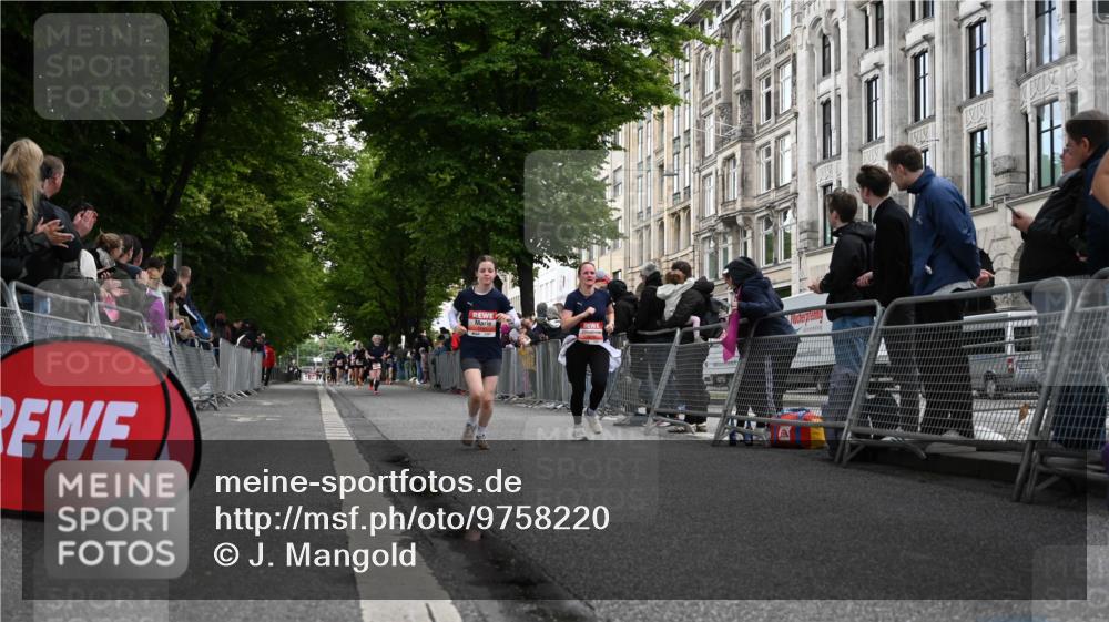 14.06.2026 - REWE Women's Run J. Mangold http://msf.ph/oto/9758220 14.06.2026 10:58:47 Ziel 5595, 5675, 5703, 5986 meine-sportfotos.de