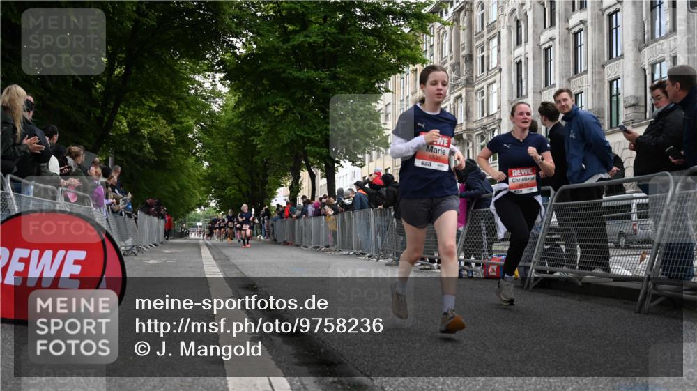 14.06.2026 - REWE Women's Run J. Mangold http://msf.ph/oto/9758236 14.06.2026 10:58:49 Ziel 5595, 5675, 5703, 5986 meine-sportfotos.de