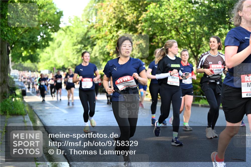 14.06.2026 - REWE Women's Run Dr. Thomas Lammeyer http://msf.ph/oto/9758329 14.06.2026 09:22:33 Laufen 10861, 11498, 10917, 1 meine-sportfotos.de