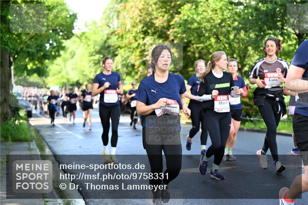 14.06.2026 - REWE Women's Run Dr. Thomas Lammeyer http://msf.ph/oto/9758331 14.06.2026 09:22:33 Laufen 10917, 1149, 10861 meine-sportfotos.de