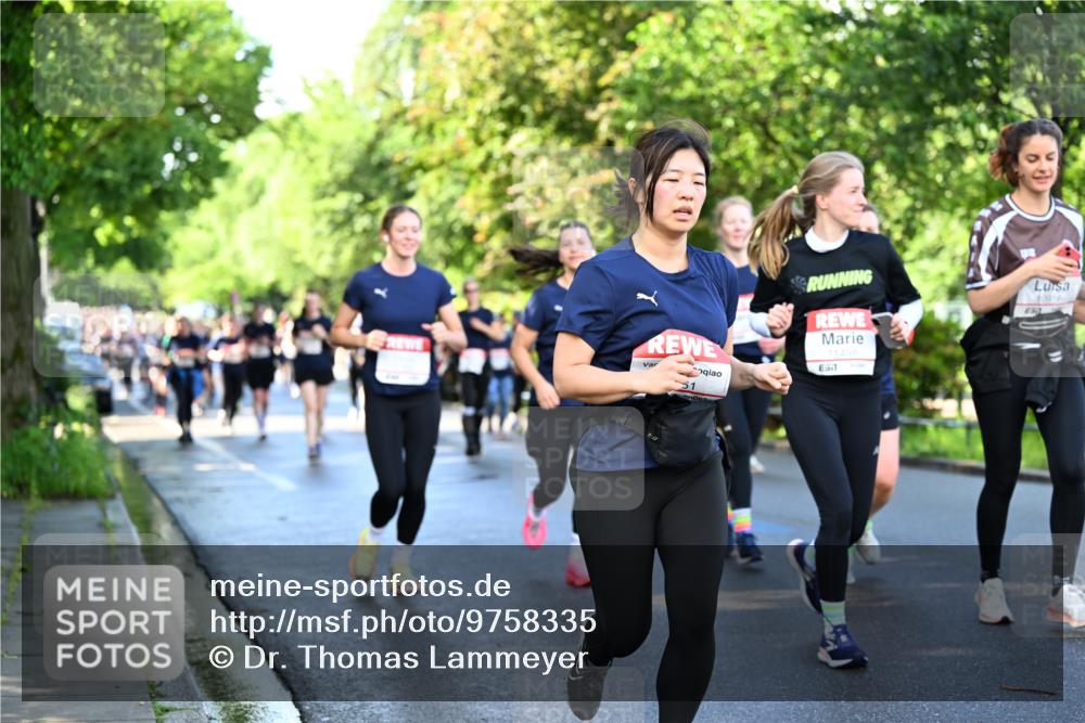 14.06.2026 - REWE Women's Run Dr. Thomas Lammeyer http://msf.ph/oto/9758335 14.06.2026 09:22:34 Laufen 11498, 10917 meine-sportfotos.de