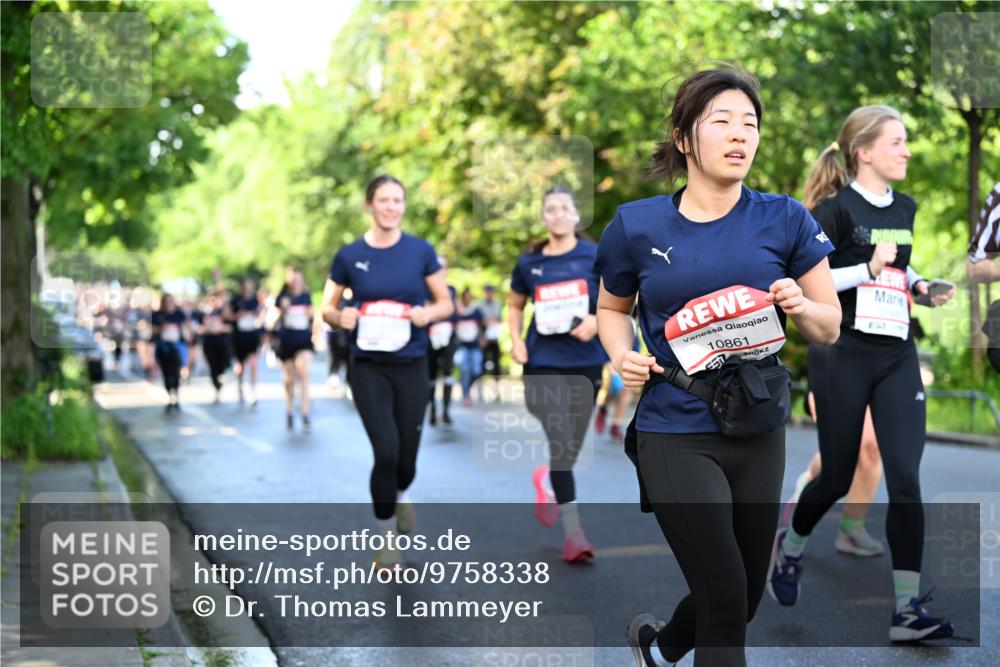 14.06.2026 - REWE Women's Run Dr. Thomas Lammeyer http://msf.ph/oto/9758338 14.06.2026 09:22:34 Laufen 10861 meine-sportfotos.de