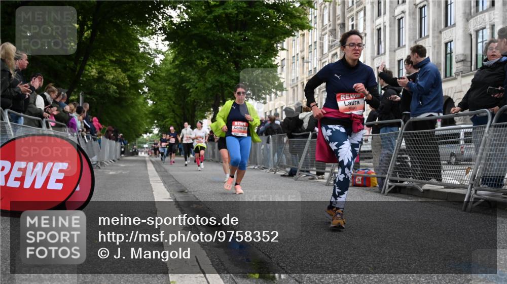 14.06.2026 - REWE Women's Run J. Mangold http://msf.ph/oto/9758352 14.06.2026 10:59:17 Ziel 5117, 5404, 5409, 5418, 5536, 5590, 5634, 5642, 5701, 6016 meine-sportfotos.de