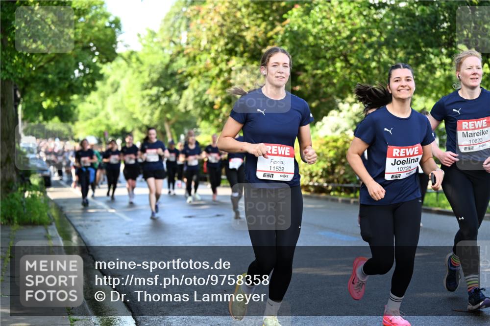 14.06.2026 - REWE Women's Run Dr. Thomas Lammeyer http://msf.ph/oto/9758358 14.06.2026 09:22:35 Laufen 11532, 10726, 7, 10823, 1 meine-sportfotos.de