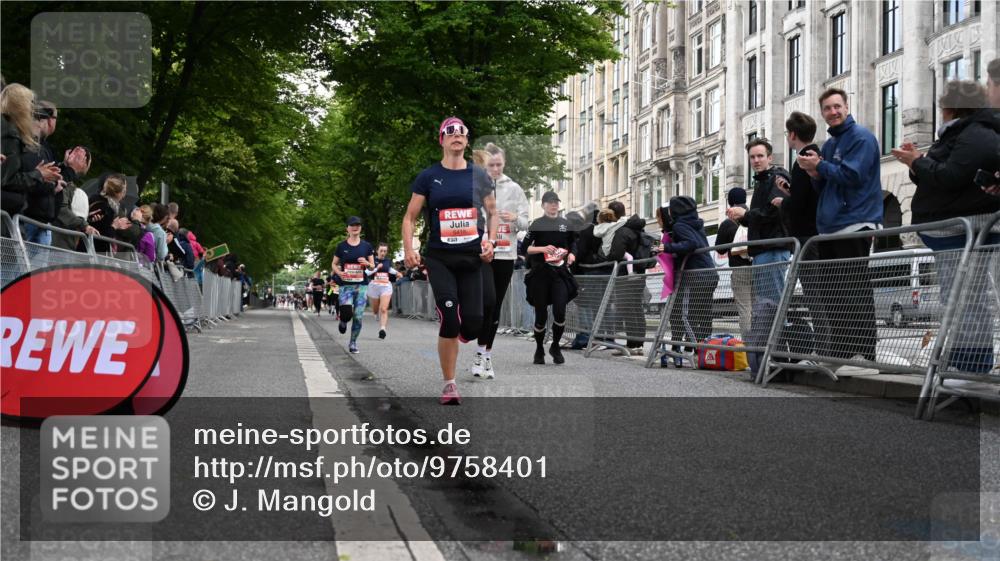 14.06.2026 - REWE Women's Run J. Mangold http://msf.ph/oto/9758401 14.06.2026 10:59:22 Ziel 5117, 5418, 5536, 5560, 5634, 5642, 6016, 6017 meine-sportfotos.de