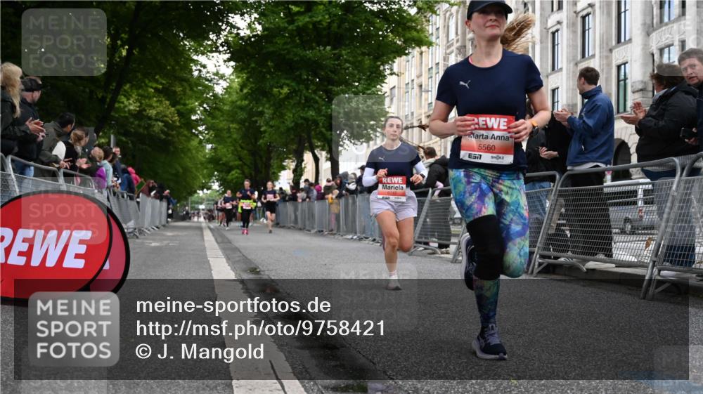 14.06.2026 - REWE Women's Run J. Mangold http://msf.ph/oto/9758421 14.06.2026 10:59:25 Ziel 5418, 5536, 5560, 5634, 5642, 5928, 6017 meine-sportfotos.de