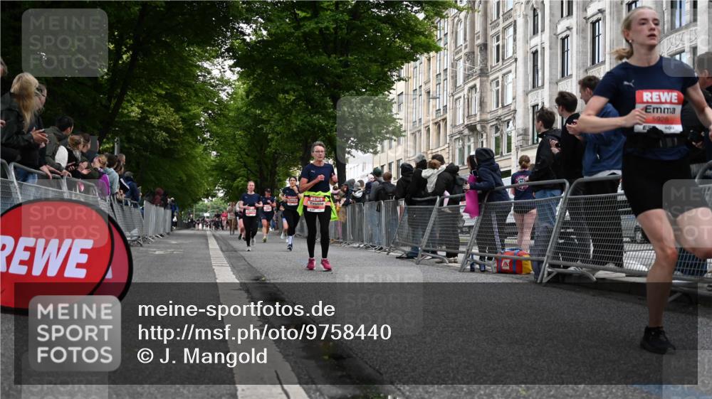14.06.2026 - REWE Women's Run J. Mangold http://msf.ph/oto/9758440 14.06.2026 10:59:30 Ziel 5139, 5258, 5886, 5928, 6030, 6031 meine-sportfotos.de