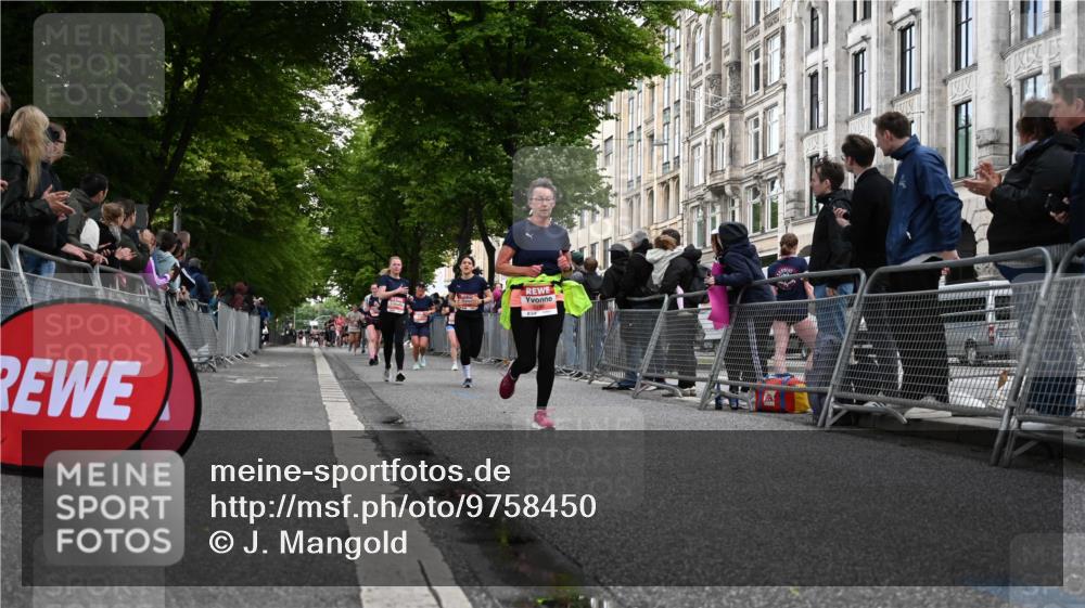 14.06.2026 - REWE Women's Run J. Mangold http://msf.ph/oto/9758450 14.06.2026 10:59:31 Ziel 5139, 5258, 5886, 5928, 6030, 6031 meine-sportfotos.de