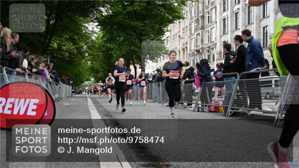 14.06.2026 - REWE Women's Run J. Mangold http://msf.ph/oto/9758474 14.06.2026 10:59:33 Ziel 5094, 5139, 5217, 5258, 5569, 5886, 5928, 6030, 6031 meine-sportfotos.de