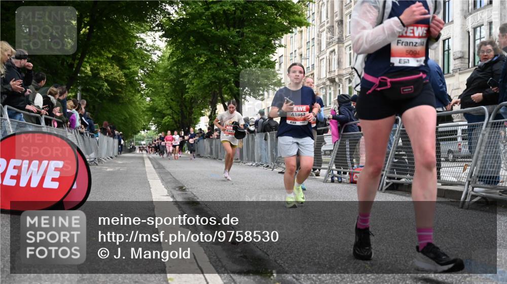 14.06.2026 - REWE Women's Run J. Mangold http://msf.ph/oto/9758530 14.06.2026 10:59:39 Ziel 5094, 5217, 5569, 5873, 5886, 6030, 6031 meine-sportfotos.de
