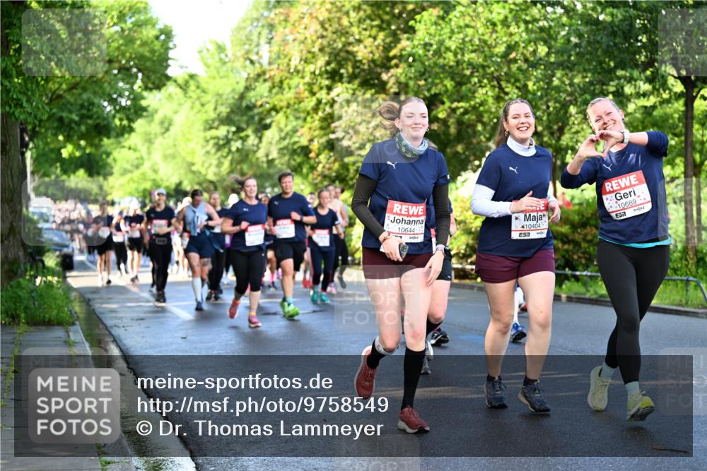 14.06.2026 - REWE Women's Run Dr. Thomas Lammeyer http://msf.ph/oto/9758549 14.06.2026 09:22:48 Laufen 10644, 10404, 10689, 57, 57 meine-sportfotos.de