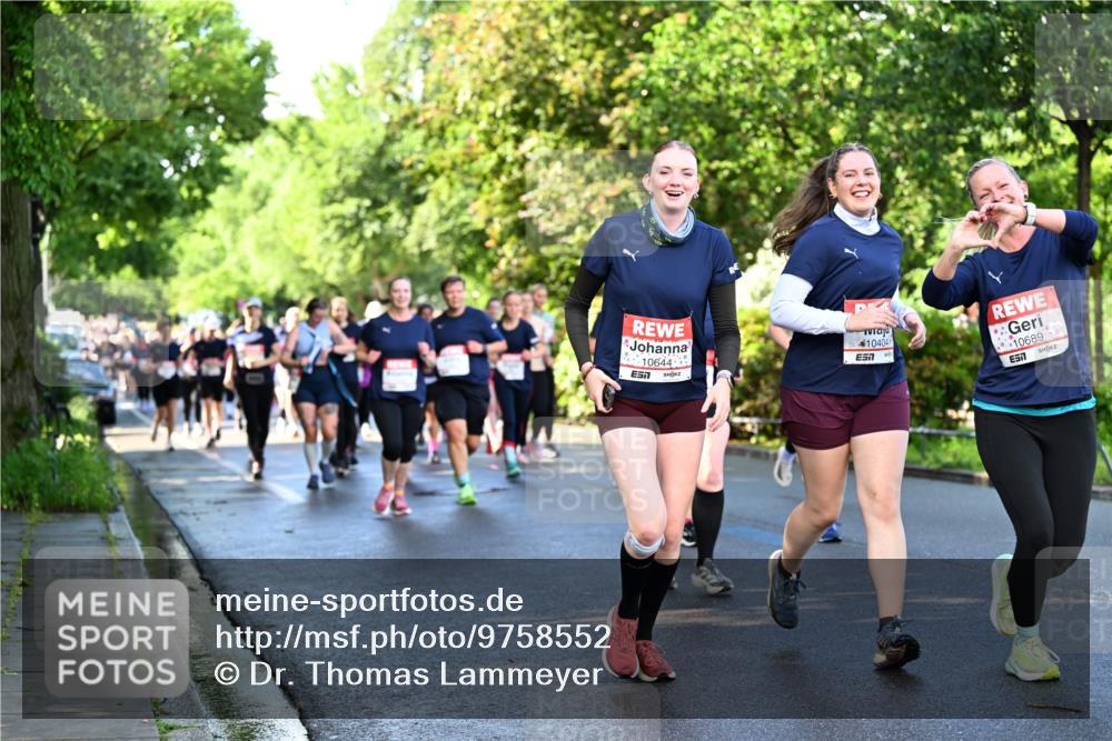 14.06.2026 - REWE Women's Run Dr. Thomas Lammeyer http://msf.ph/oto/9758552 14.06.2026 09:22:48 Laufen 10644, 7, 10404, 10689, 57 meine-sportfotos.de