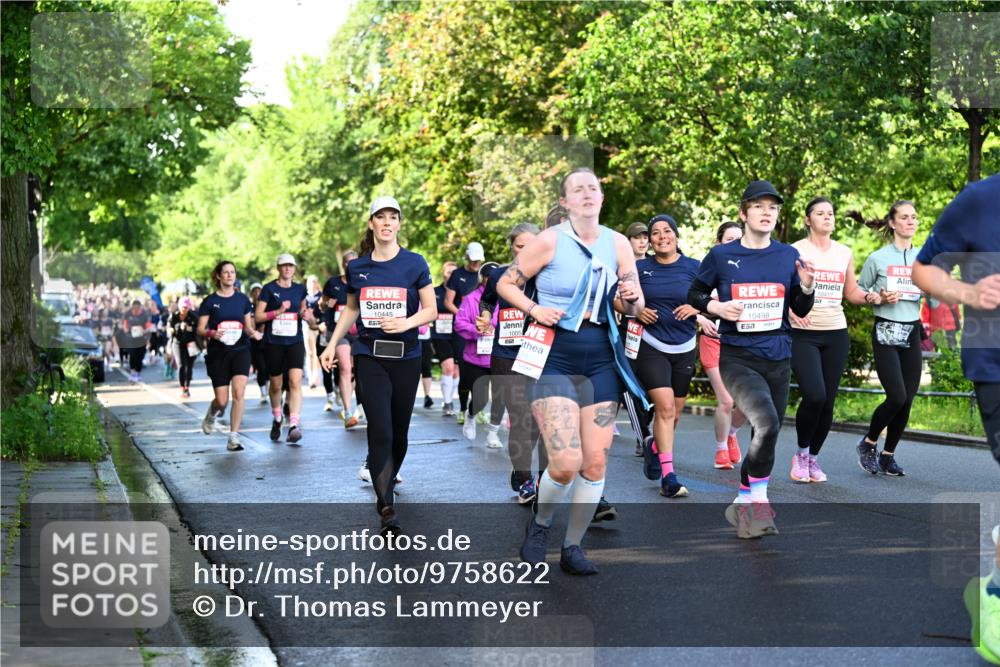 14.06.2026 - REWE Women's Run Dr. Thomas Lammeyer http://msf.ph/oto/9758622 14.06.2026 09:22:53 Laufen 10445, 1005, 10498, 57 meine-sportfotos.de