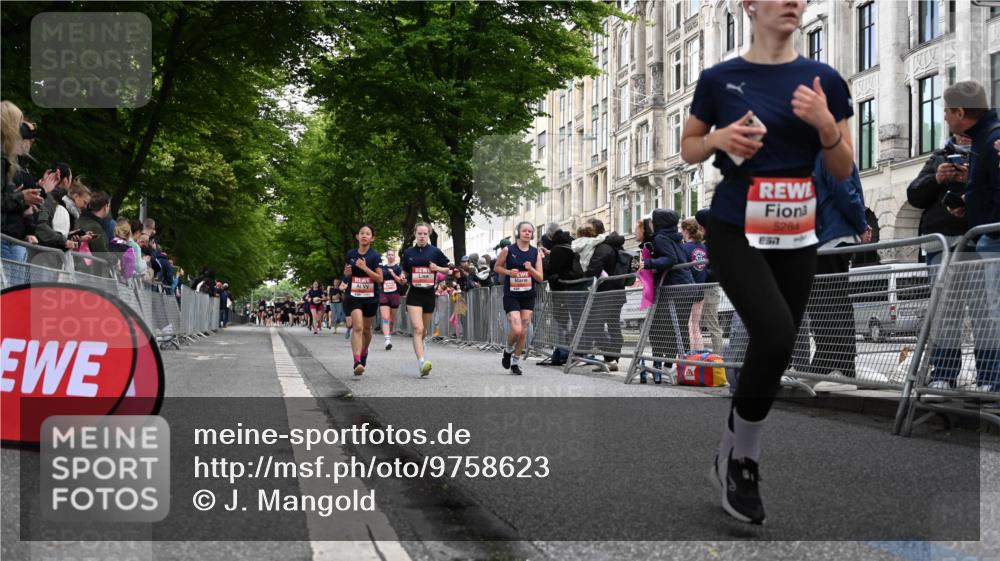 14.06.2026 - REWE Women's Run J. Mangold http://msf.ph/oto/9758623 14.06.2026 10:59:54 Ziel 5101, 5233, 5274, 5284, 5322, 5792, 5801, 5892, 5930, 5954 meine-sportfotos.de