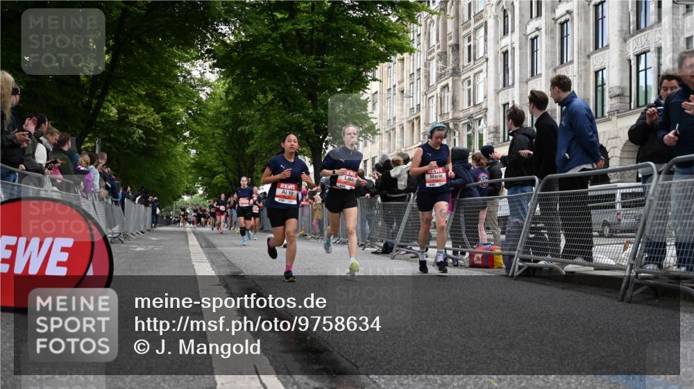 14.06.2026 - REWE Women's Run J. Mangold http://msf.ph/oto/9758634 14.06.2026 10:59:55 Ziel 5101, 5233, 5284, 5322, 5792, 5801, 5930, 5954 meine-sportfotos.de