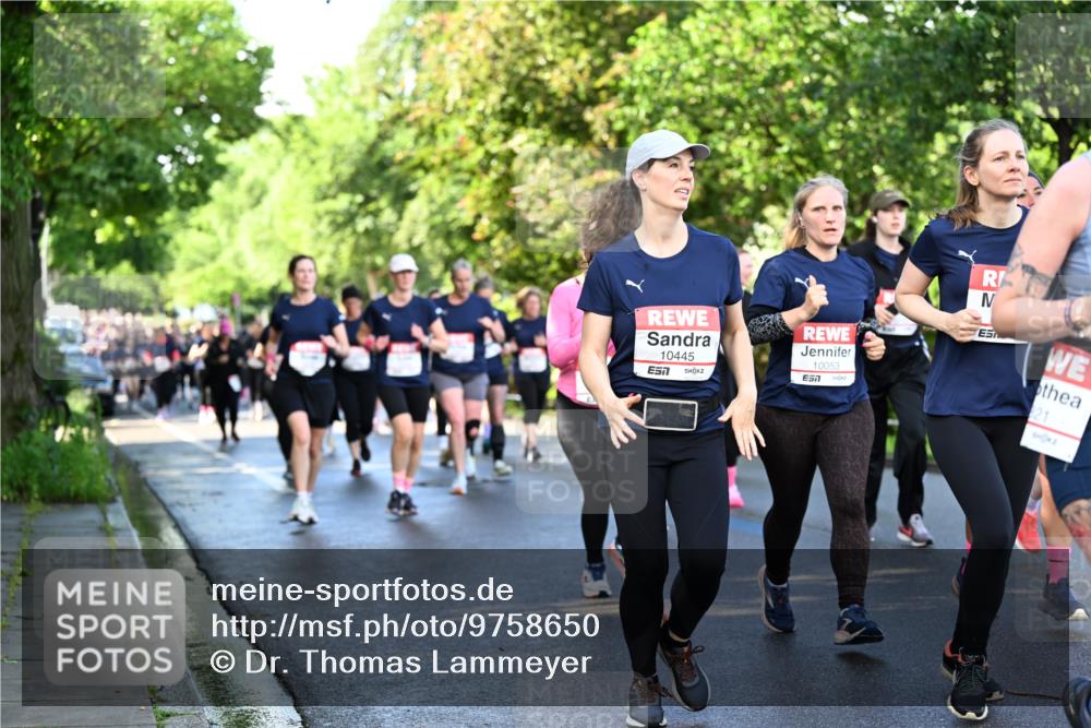 14.06.2026 - REWE Women's Run Dr. Thomas Lammeyer http://msf.ph/oto/9758650 14.06.2026 09:22:55 Laufen 10445, 7, 10053, 7, 21 meine-sportfotos.de