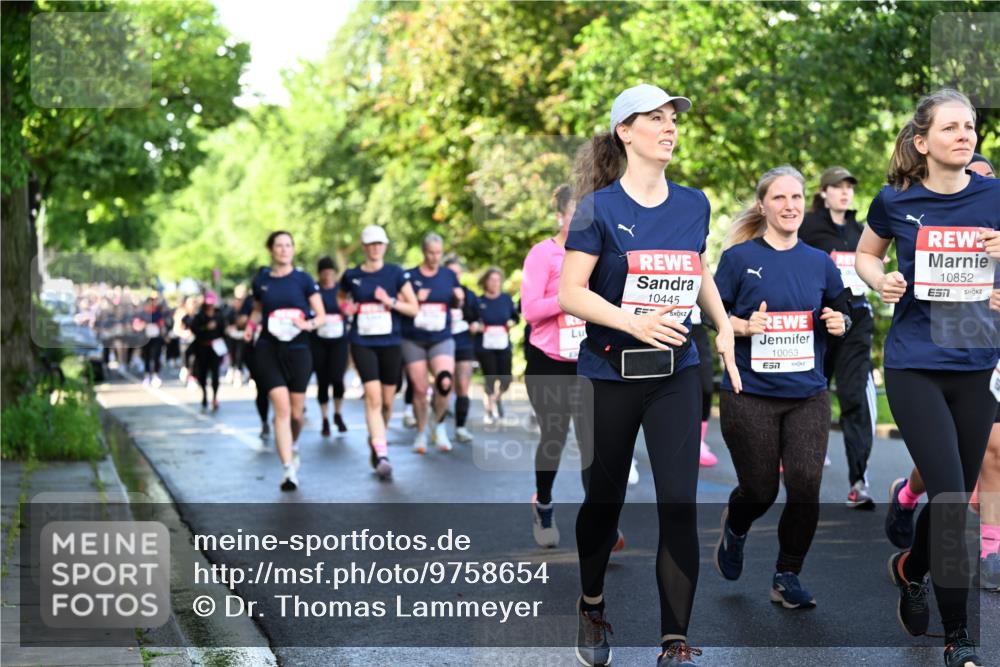 14.06.2026 - REWE Women's Run Dr. Thomas Lammeyer http://msf.ph/oto/9758654 14.06.2026 09:22:55 Laufen 10445, 10053, 7, 10852, 7 meine-sportfotos.de