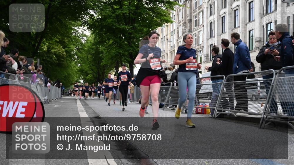 14.06.2026 - REWE Women's Run J. Mangold http://msf.ph/oto/9758708 14.06.2026 11:00:05 Ziel 5143, 5403, 5415, 5691, 5692, 5782, 5929, 6019, 6040 meine-sportfotos.de