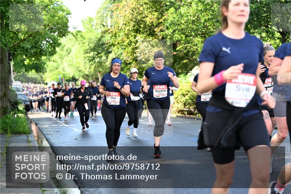 14.06.2026 - REWE Women's Run Dr. Thomas Lammeyer http://msf.ph/oto/9758712 14.06.2026 09:22:59 Laufen 11299, 10418, 11127, 57, 1527 meine-sportfotos.de