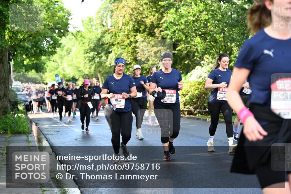 14.06.2026 - REWE Women's Run Dr. Thomas Lammeyer http://msf.ph/oto/9758716 14.06.2026 09:22:59 Laufen 11299, 57, 10418, 11127, 7 meine-sportfotos.de