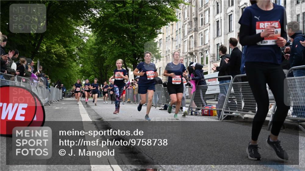 14.06.2026 - REWE Women's Run J. Mangold http://msf.ph/oto/9758738 14.06.2026 11:00:08 Ziel 5001, 5002, 5003, 5004, 5050, 5147, 5403, 5415, 5691, 5692, 5719, 5782, 5929, 6019, 6040 meine-sportfotos.de