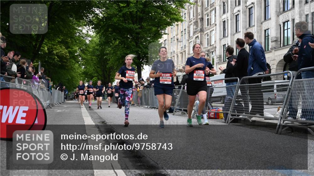 14.06.2026 - REWE Women's Run J. Mangold http://msf.ph/oto/9758743 14.06.2026 11:00:08 Ziel 5001, 5002, 5003, 5004, 5050, 5147, 5403, 5415, 5691, 5692, 5719, 5782, 5929, 6019, 6040 meine-sportfotos.de