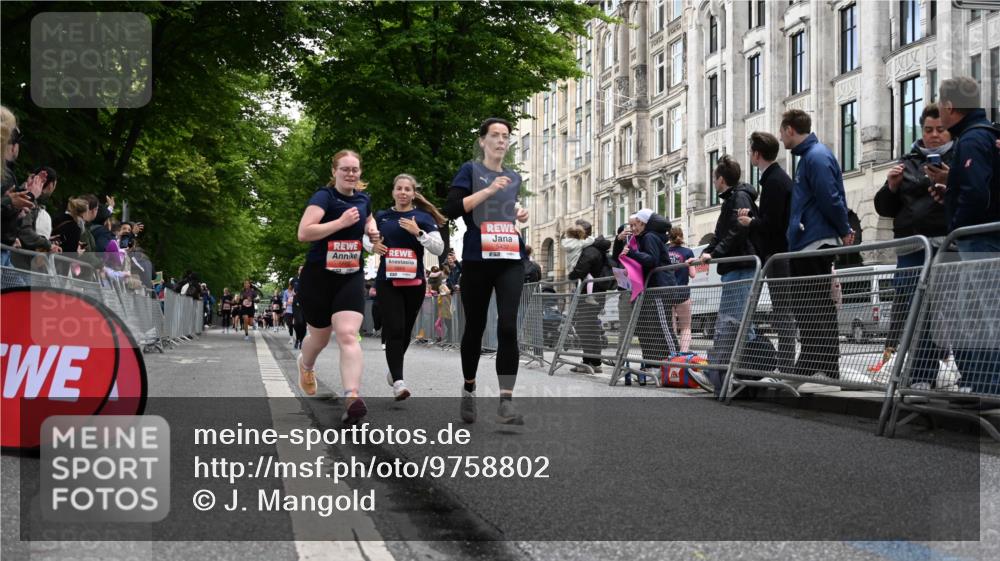 14.06.2026 - REWE Women's Run J. Mangold http://msf.ph/oto/9758802 14.06.2026 11:00:17 Ziel 5001, 5002, 5003, 5004, 5050, 5147, 5432, 5435, 5665, 5716, 5719, 5883 meine-sportfotos.de